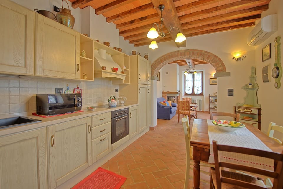 Dining Room, Kitchen