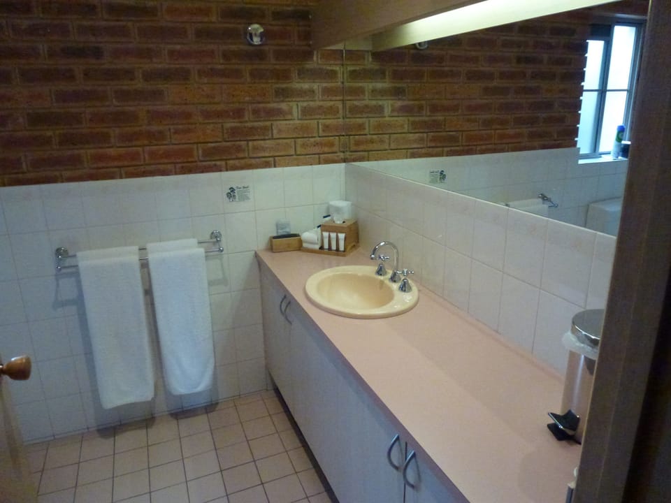 Colonial Motor Inn Bairnsdale Motel in Bairnsdale