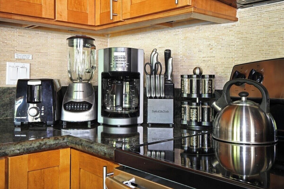 Fully-equipped Kitchen - Kahala 824
