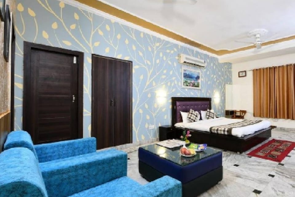 Superior Room | Soundproofing, bed sheets