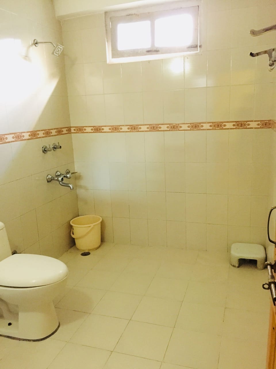 Deluxe Room, 1 King Bed | Bathroom | Shower
