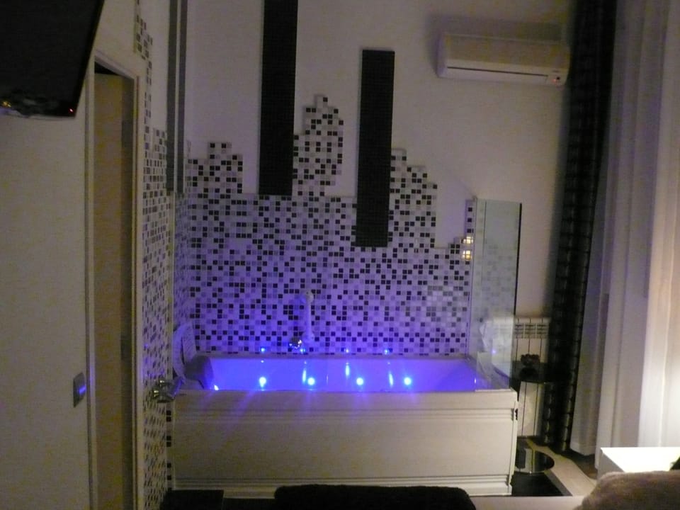 Double Room, Jetted Tub | Jetted tub