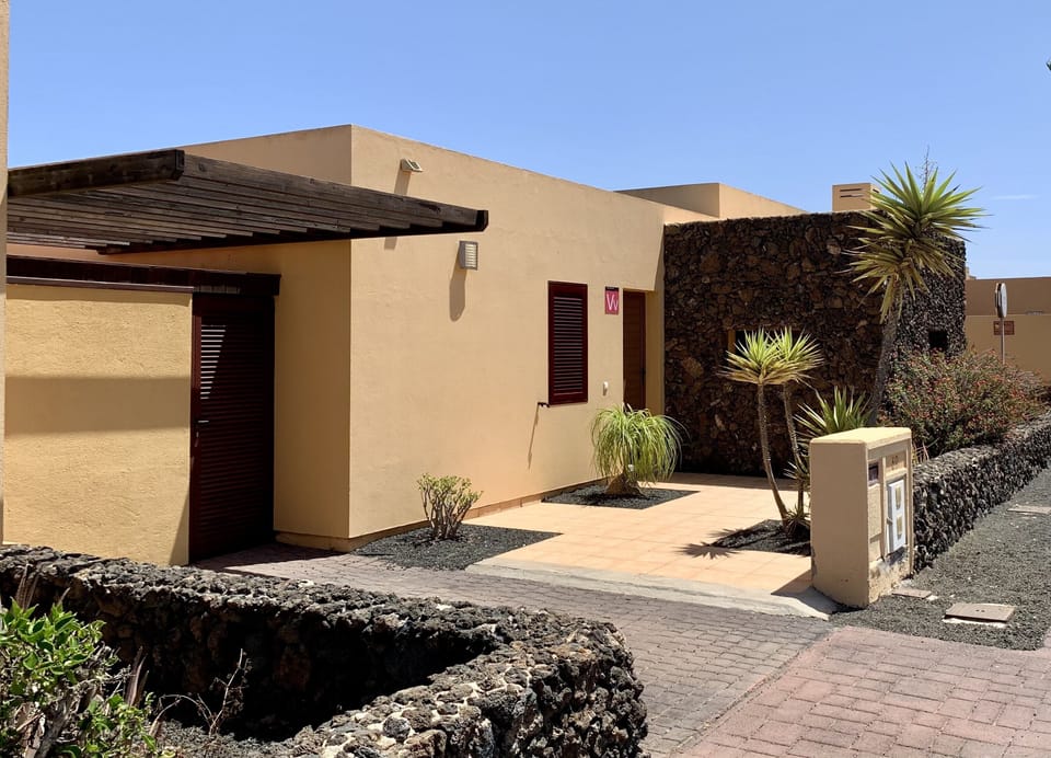 Off-road parking, smart garden frontage