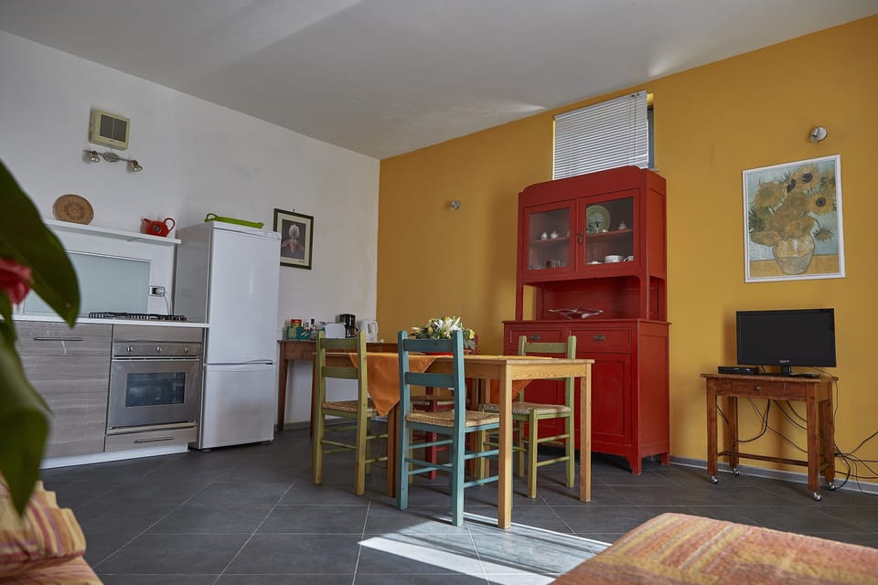 Standard Apartment, 1 Bedroom, Garden View | Private kitchen | Fridge, oven, stovetop, dishwasher