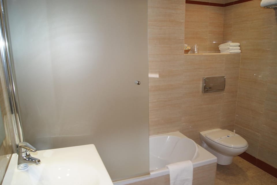 Free toiletries, towels