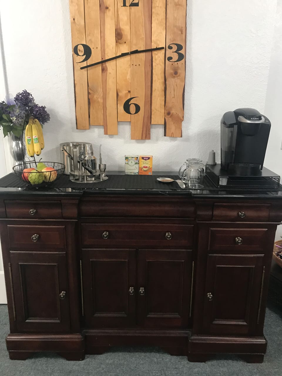 Breakfast/coffee bar