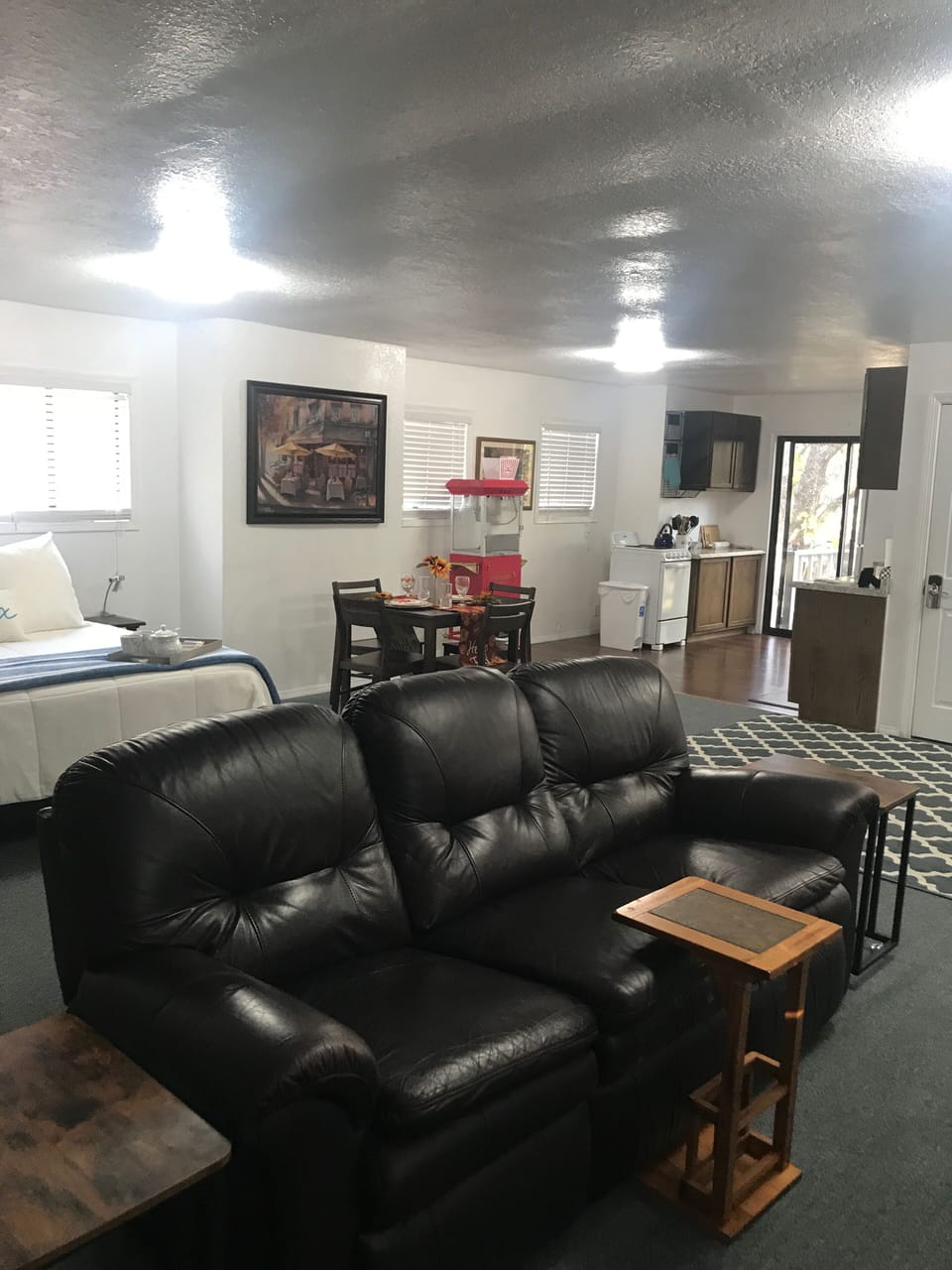 Roomy Studio 