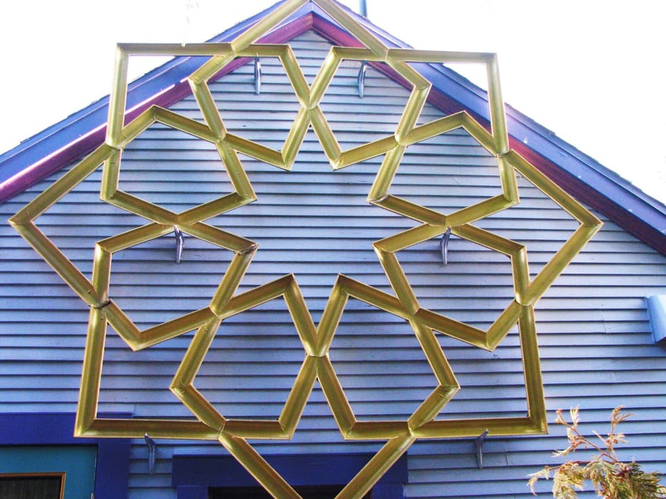 Todji and 2 friends built this sculpture in 2006, 