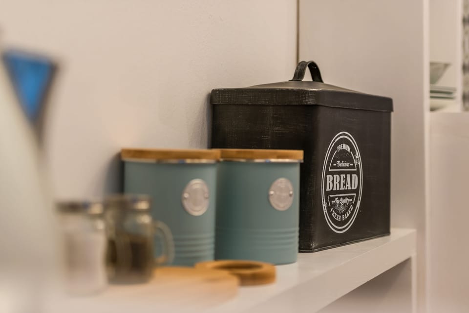 Fridge, coffee/tea maker, electric kettle