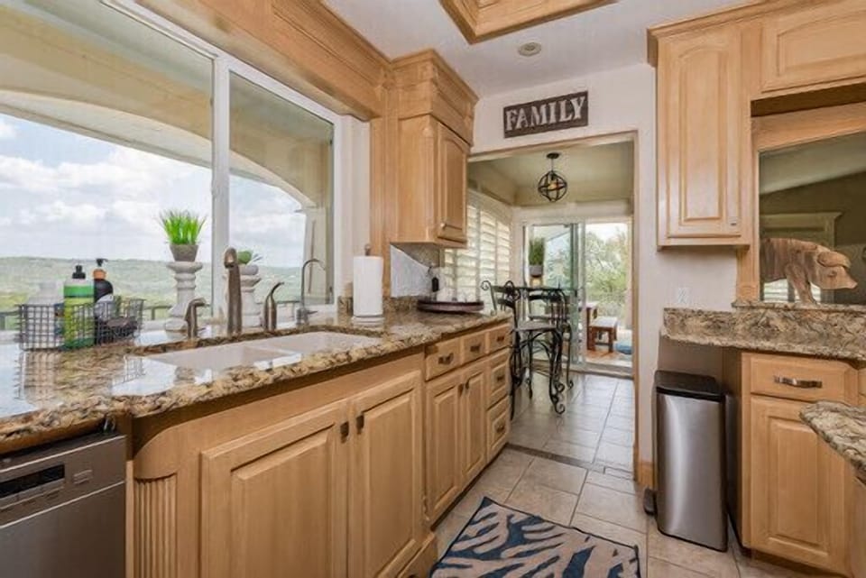 Upstairs kitchen 