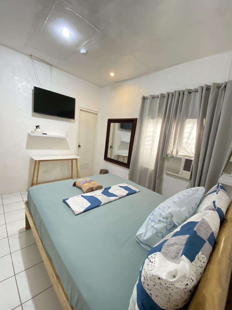 Standard Room, 1 Queen Bed, Accessible, Private Bathroom | 20 bedrooms, free WiFi, bed sheets, wheelchair access