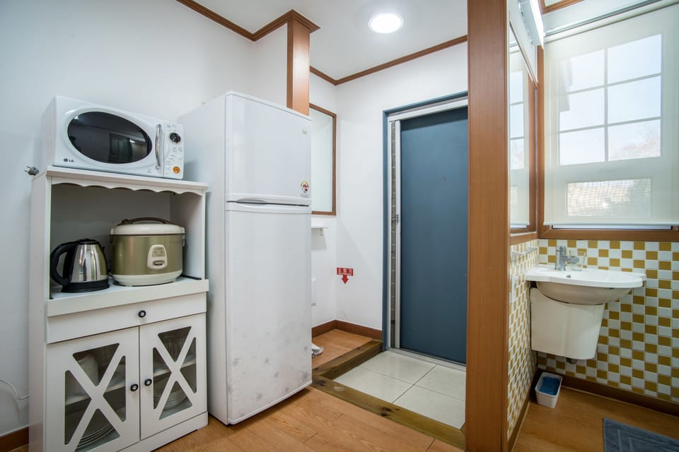 Family Suite, 3 Bedrooms | Room amenity