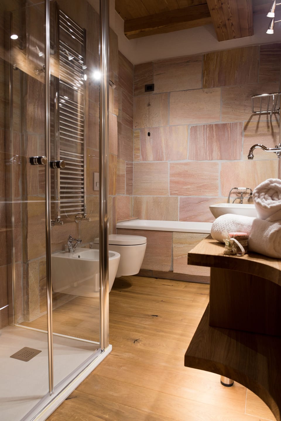 Spring water tub, rainfall showerhead, free toiletries, hair dryer