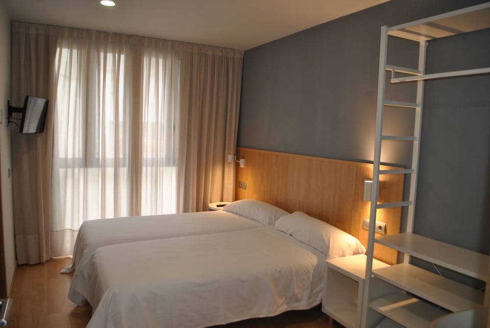 Basic Twin Room | Blackout drapes, soundproofing, rollaway beds (surcharge), bed sheets
