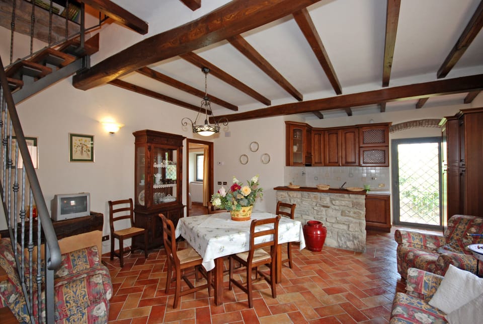 Apartment, 2 Bedrooms, Accessible, Garden View (Melograno) | Living area