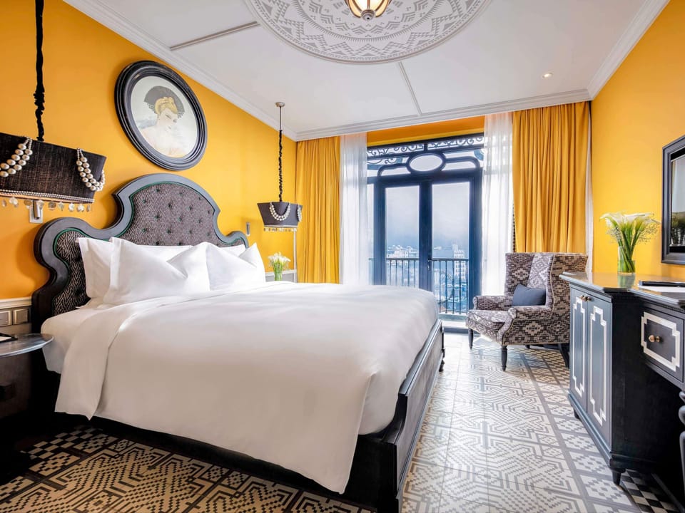 Superior Room, 1 King Bed | Premium bedding, minibar, in-room safe, blackout drapes
