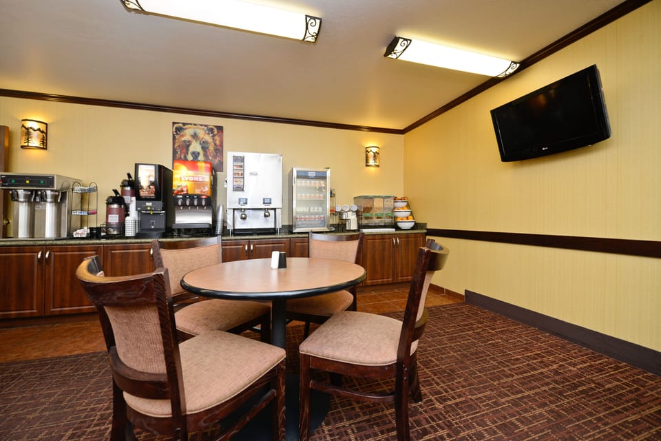 Free daily continental breakfast