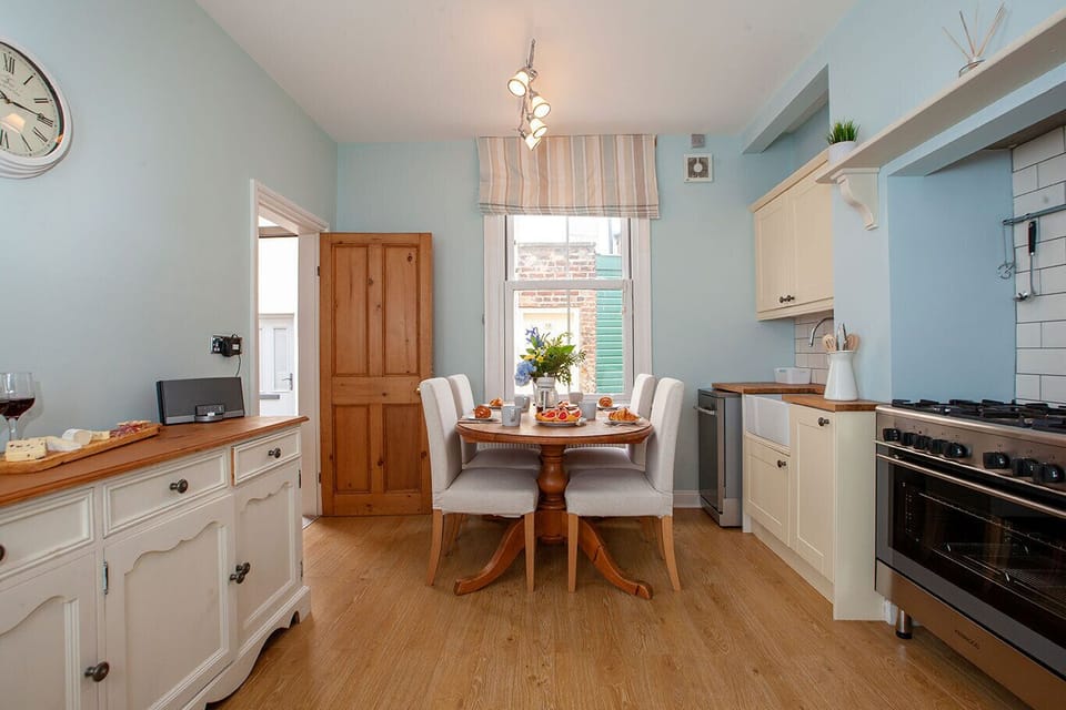Cottage, Private Bathroom | Shared kitchen
