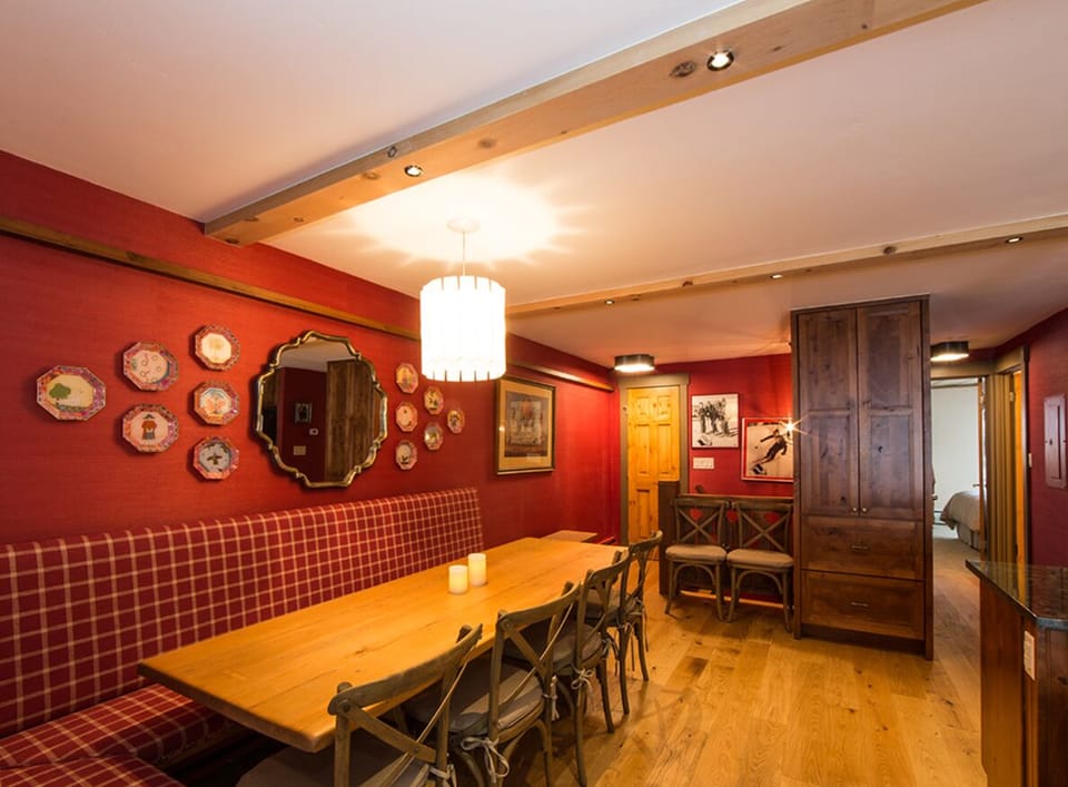 Townhome, 3 Bedrooms | Dining