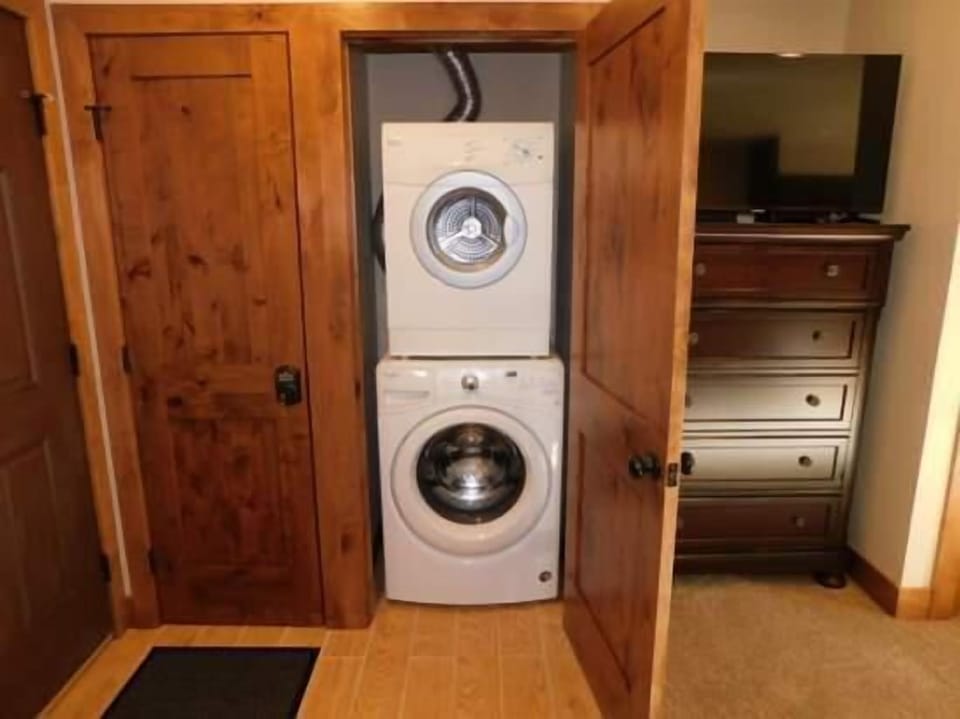 Studio | Laundry room