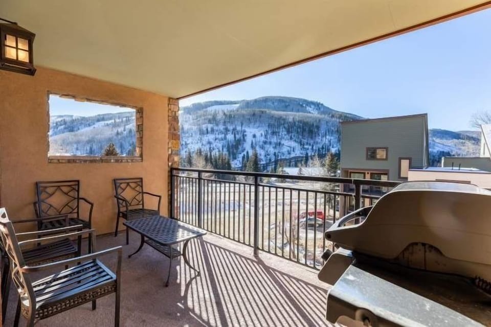 Condo, 3 Bedrooms | Property grounds