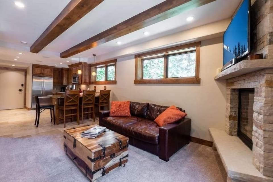 Condo, 1 Bedroom | Interior
