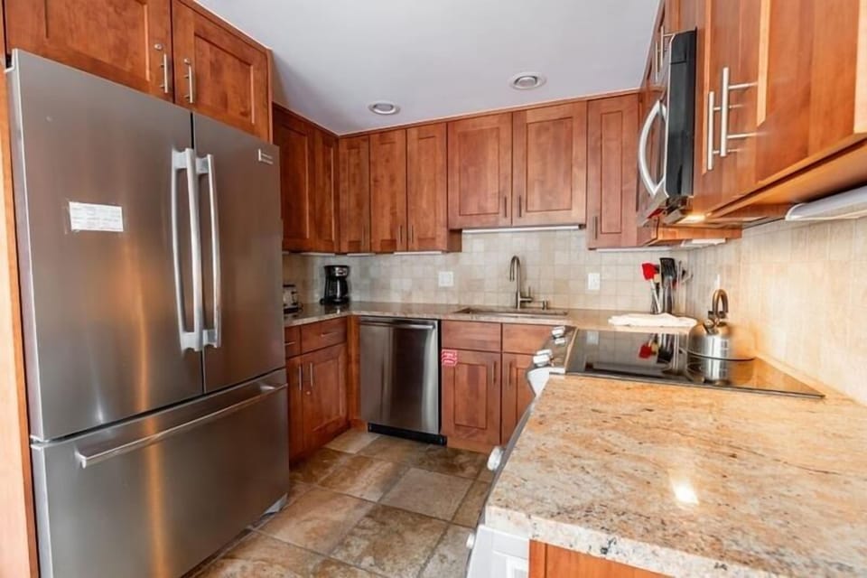 Condo, 2 Bedrooms | Private kitchen | Fridge, oven, coffee/tea maker, toaster