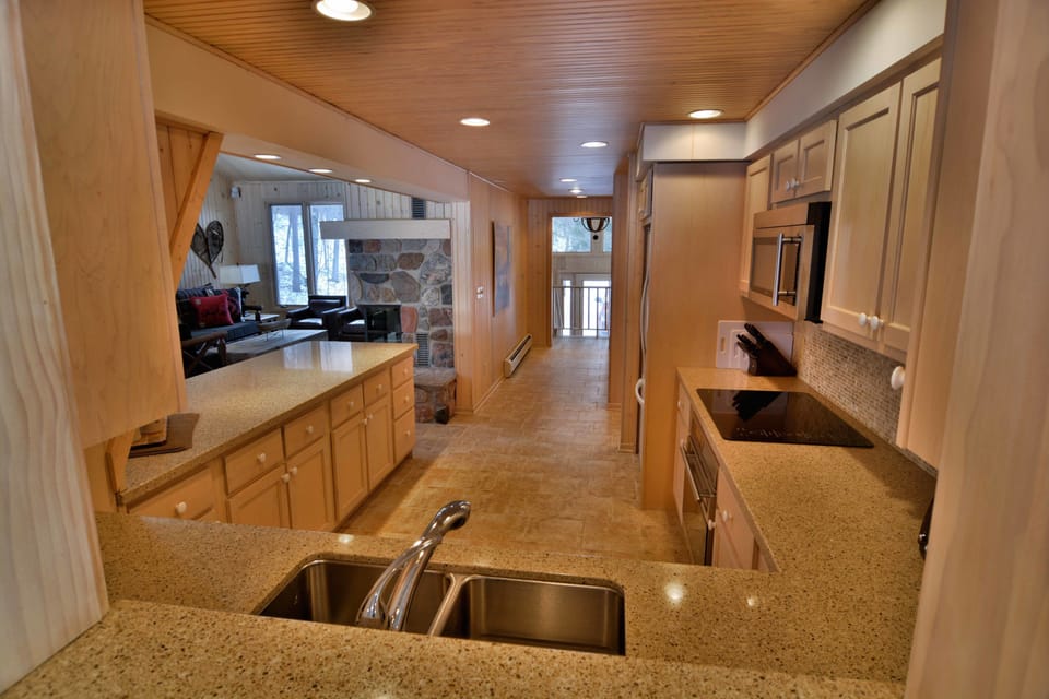 House, 4 Bedrooms | Private kitchen | Fridge, microwave, oven, dishwasher