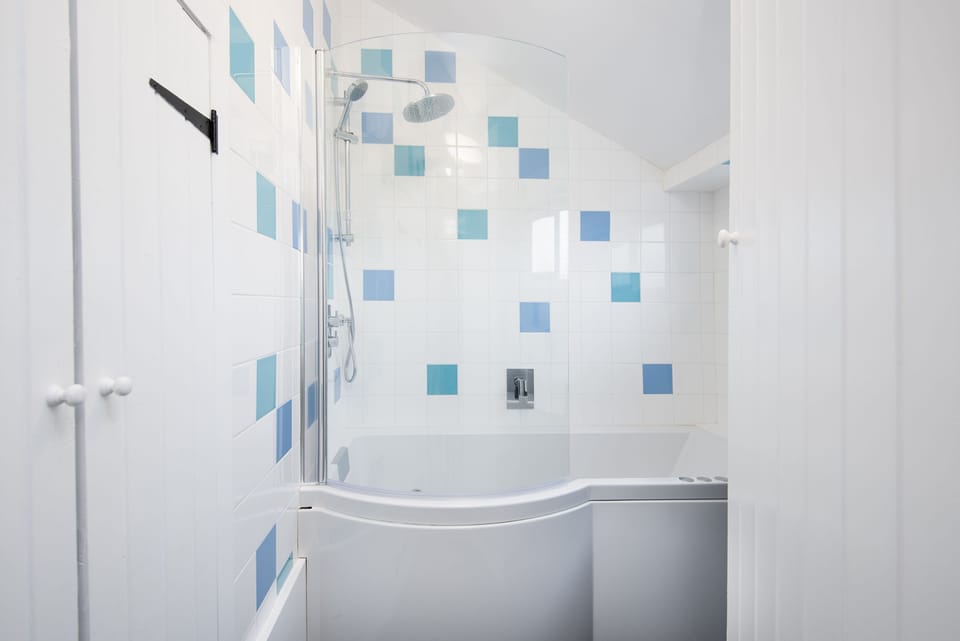 Windyrig - family bathroom