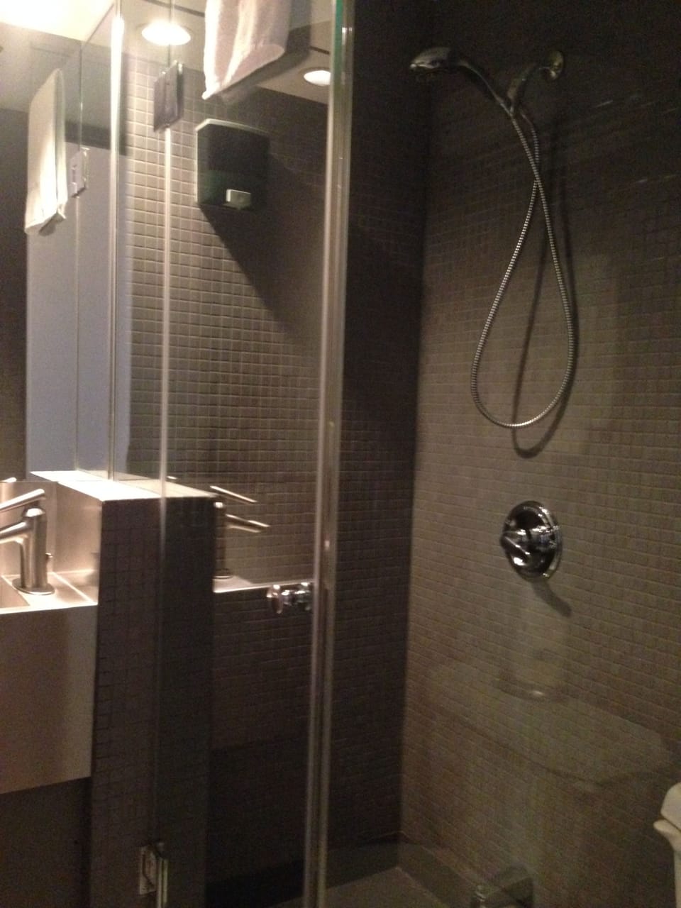 Standard Room, 1 Double Bed, Private Bathroom | Bathroom | Free toiletries, hair dryer, towels, soap