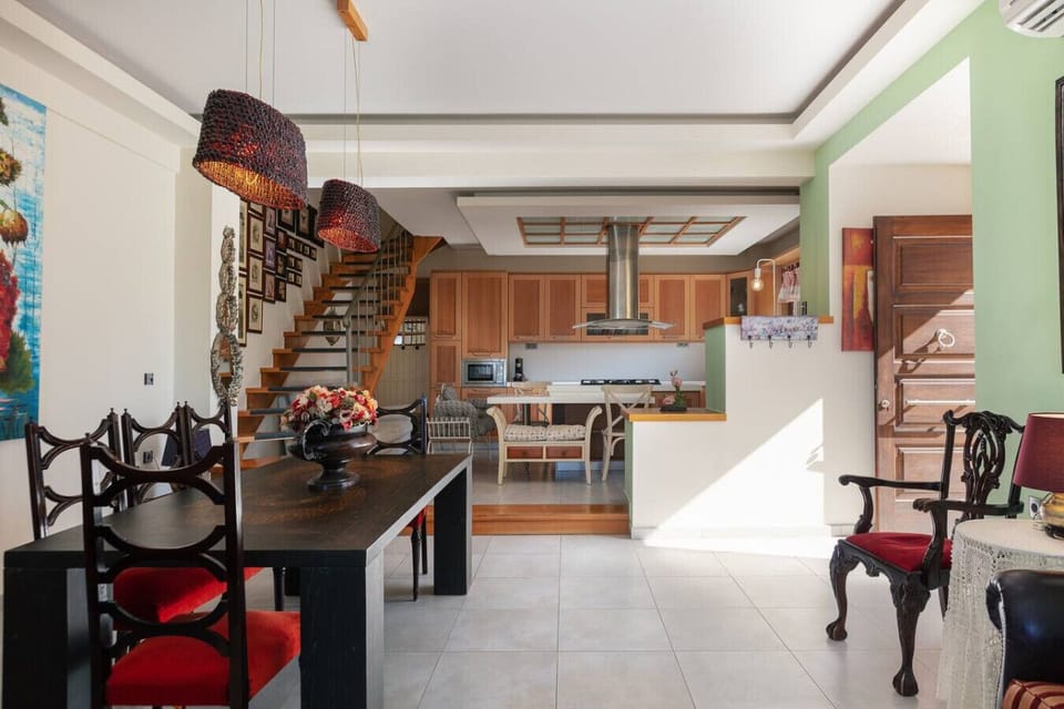 Airy open-plan living with a stylish kitchen.