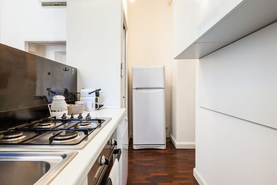 Apartment, 1 Bedroom, Non Smoking | Private kitchen | Full-size fridge, oven, stovetop, dishwasher