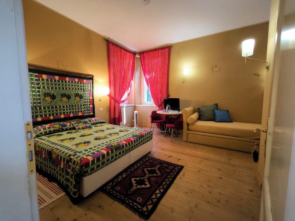Deluxe Room | Premium bedding, down comforters, individually decorated