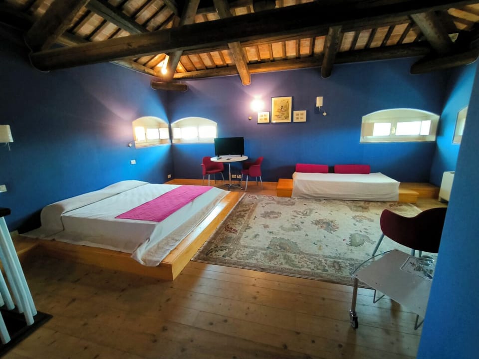 Deluxe Room | Premium bedding, down comforters, individually decorated