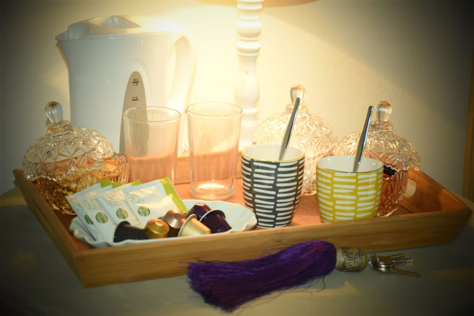 Comfort Room (Toussaint) | Minibar, individually decorated, individually furnished, soundproofing