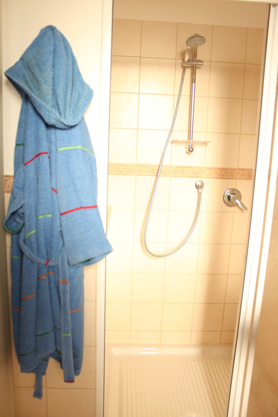 Double Room, Balcony | Bathroom | Shower, rainfall showerhead, free toiletries, hair dryer