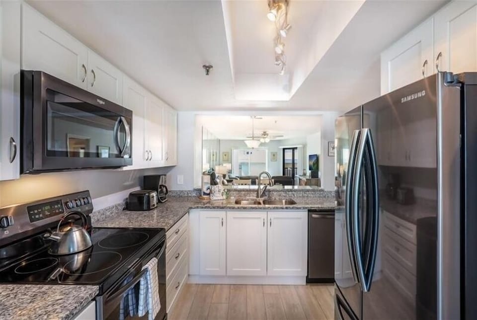 Condo, 2 Bedrooms | Private kitchen | Coffee/tea maker, toaster
