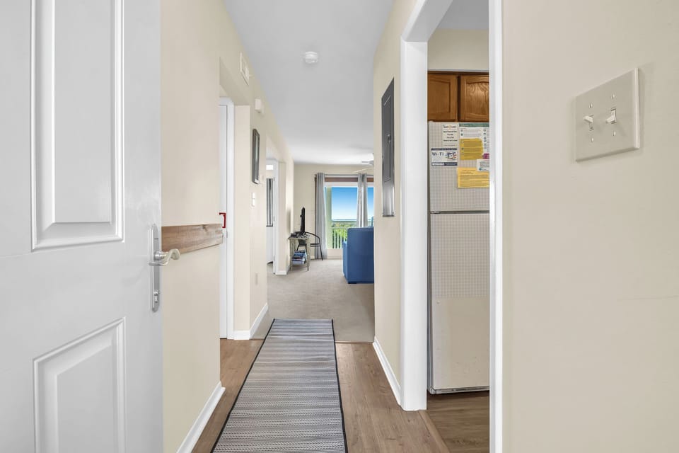 Hallway / Front Entrance - North