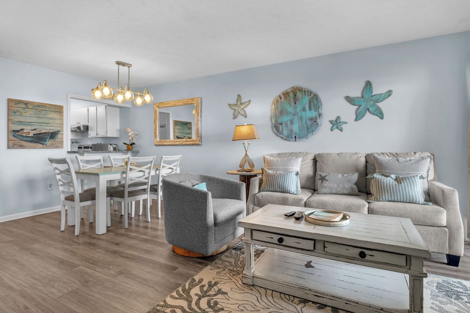 Living / Dining Area - Southeast