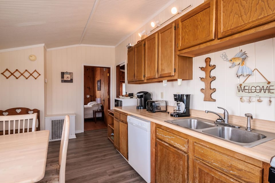 Kitchen / Dining - Southeast