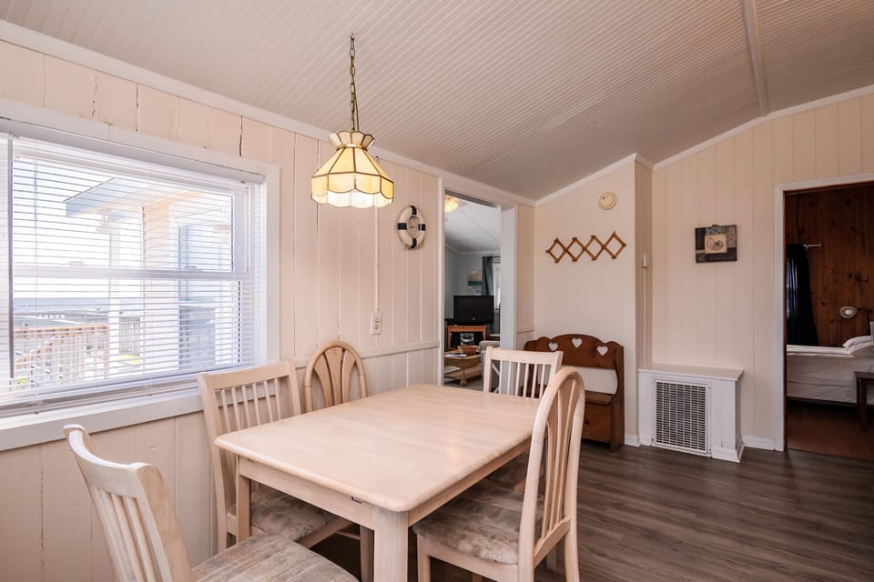 Kitchen / Dining - Southeast