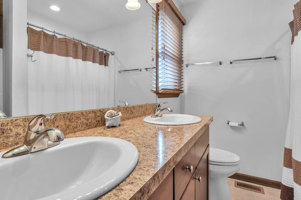 Master Bath #1 - 1st Floor East