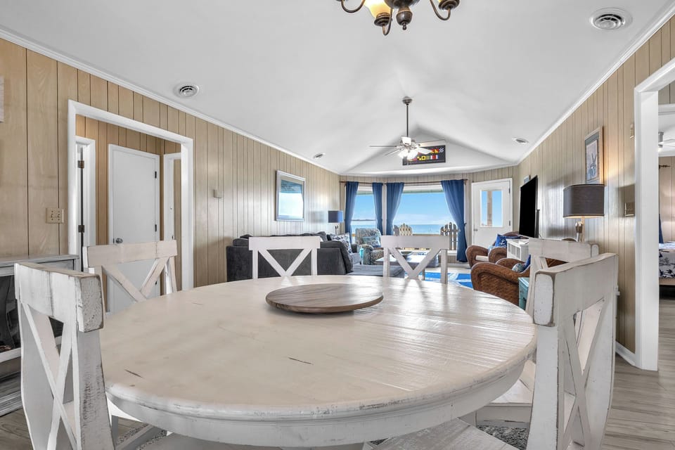 Dining / Living Room