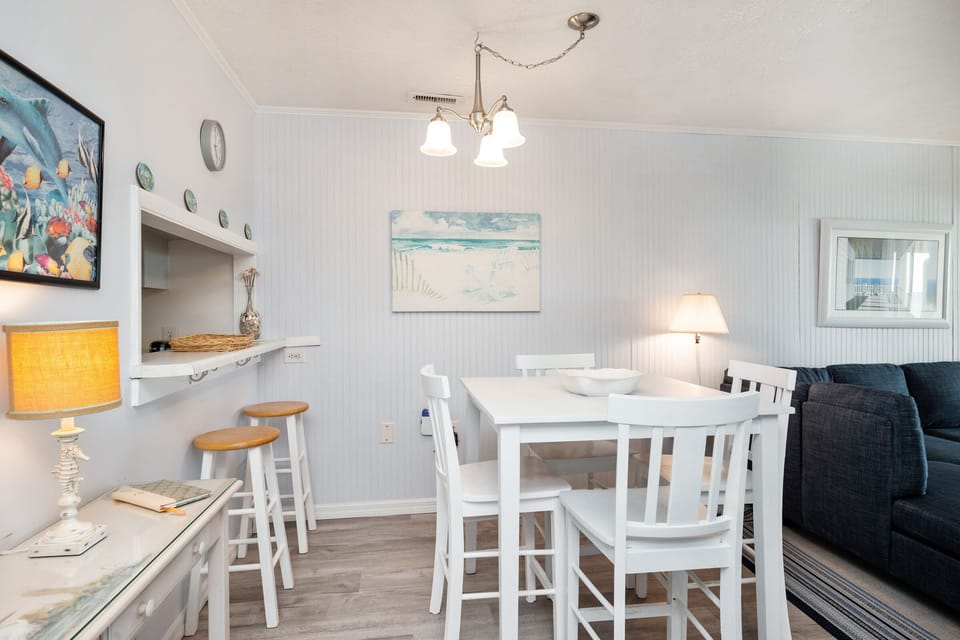 Bar Stools / Dining Area - East