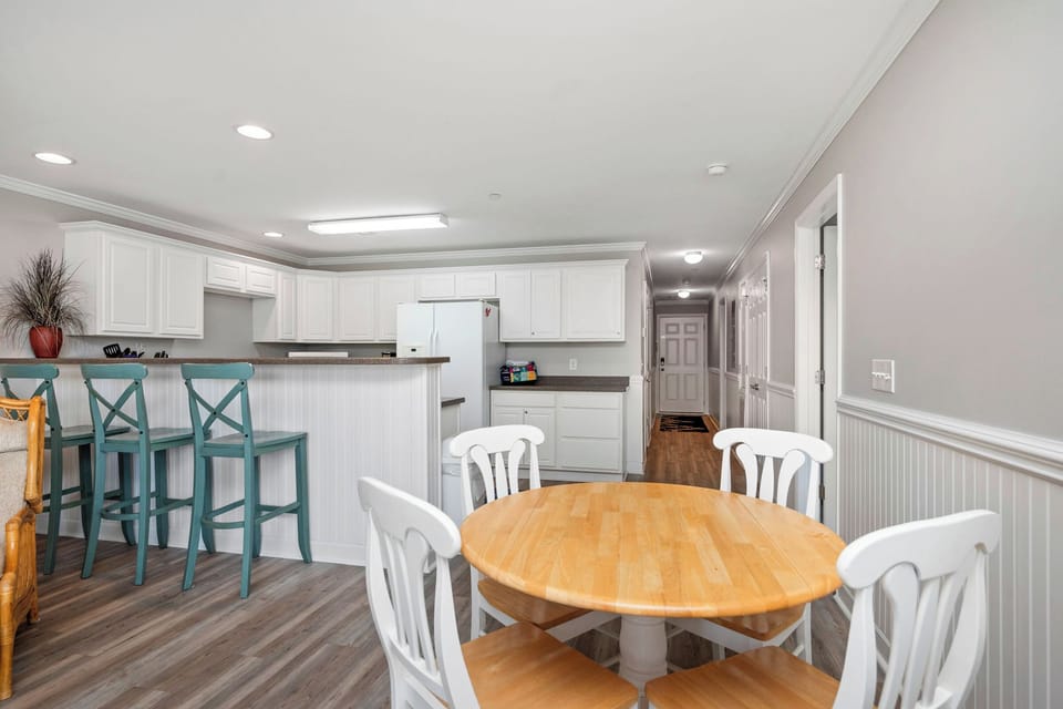 Kitchen / Dining Area - Northwest