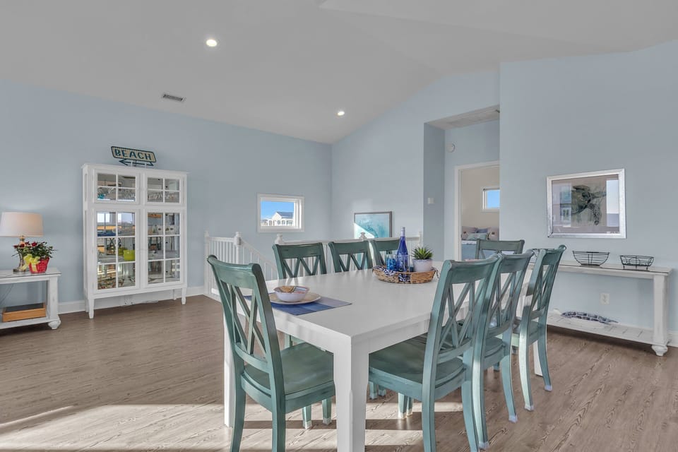 Dining Area - 2nd Level West