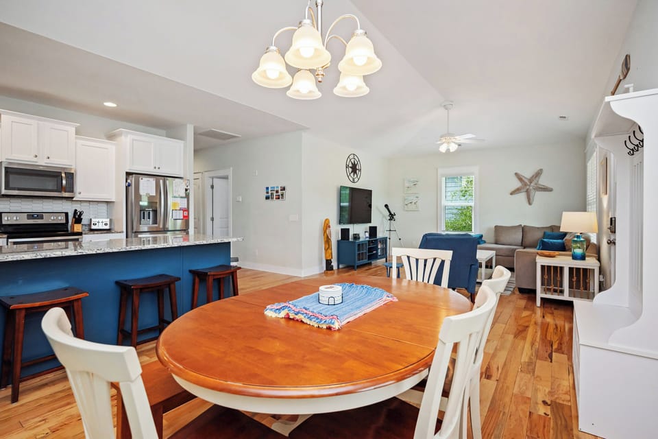 Dining Area - Northwest