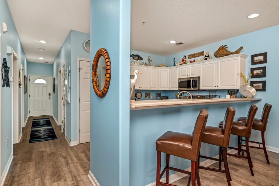 Kitchen / Bar Stools - South