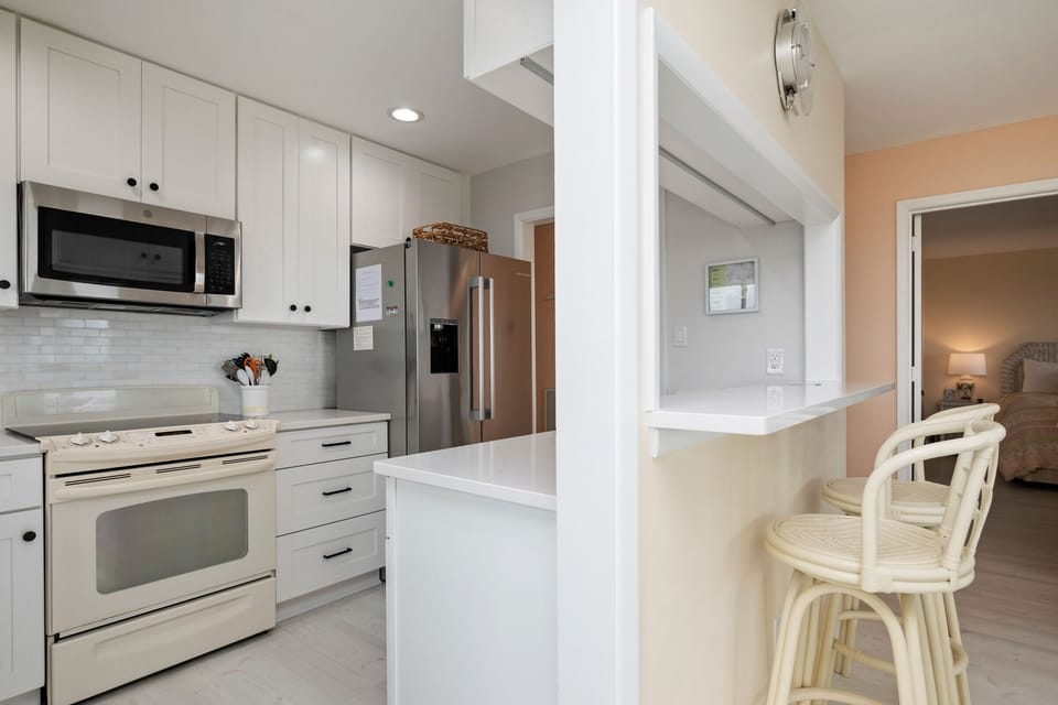 Kitchen / Bar Stools - West