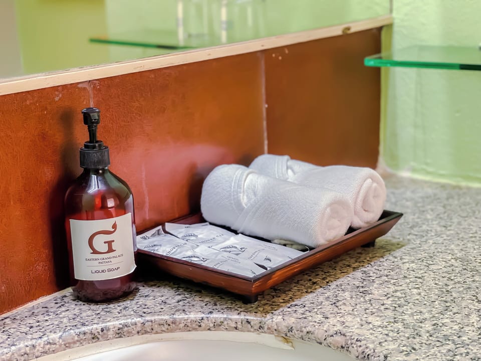 Superior Double Room | Bathroom amenities | Combined shower/tub, deep soaking tub, free toiletries, hair dryer